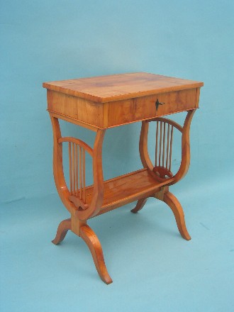 Arbeits- / Beistelltisch, Biedermeier