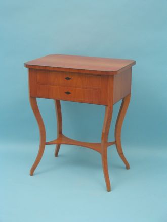 kleiner Biedermeiertisch