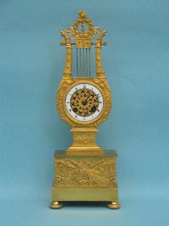 Pendule Empire, von einem Paar