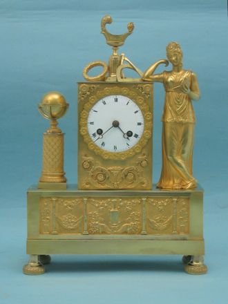 kleine Empire-Pendule